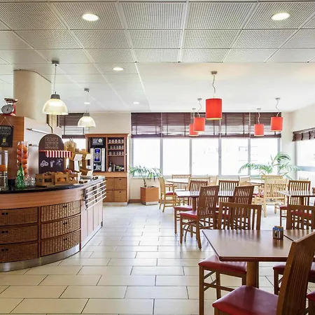 Ibis Jose Malhoa Hotel 2*