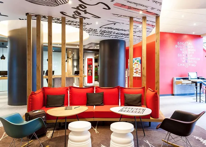 Ibis Jose Malhoa Hotel