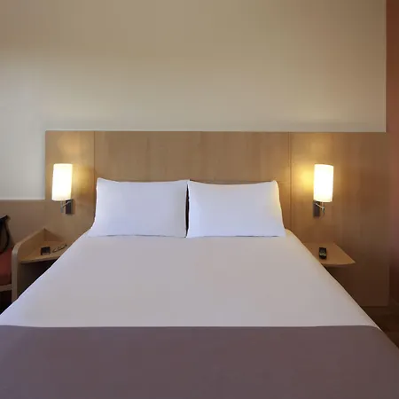 Ibis Jose Malhoa Hotell 2*
