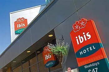 Ibis Jose Malhoa Hotel
