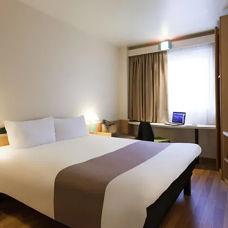 Hotel Ibis Jose Malhoa 2*