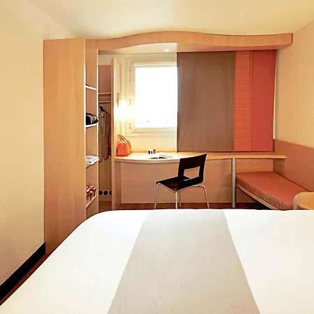 Ibis Jose Malhoa Hotel